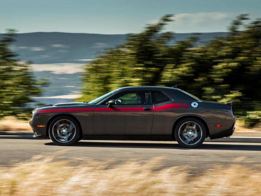  Dodge Challenger R/T Classic 2015 года  (фото 5 из 5)